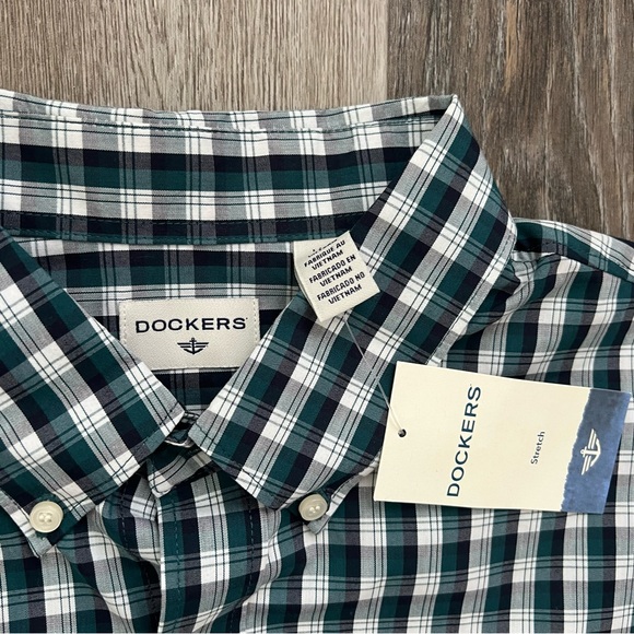 NWT Dockers checked button down long sleeve shirt - Picture 2 of 5